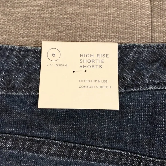 NWT Universal Threads high rise jean shorts 6 - Picture 8 of 9